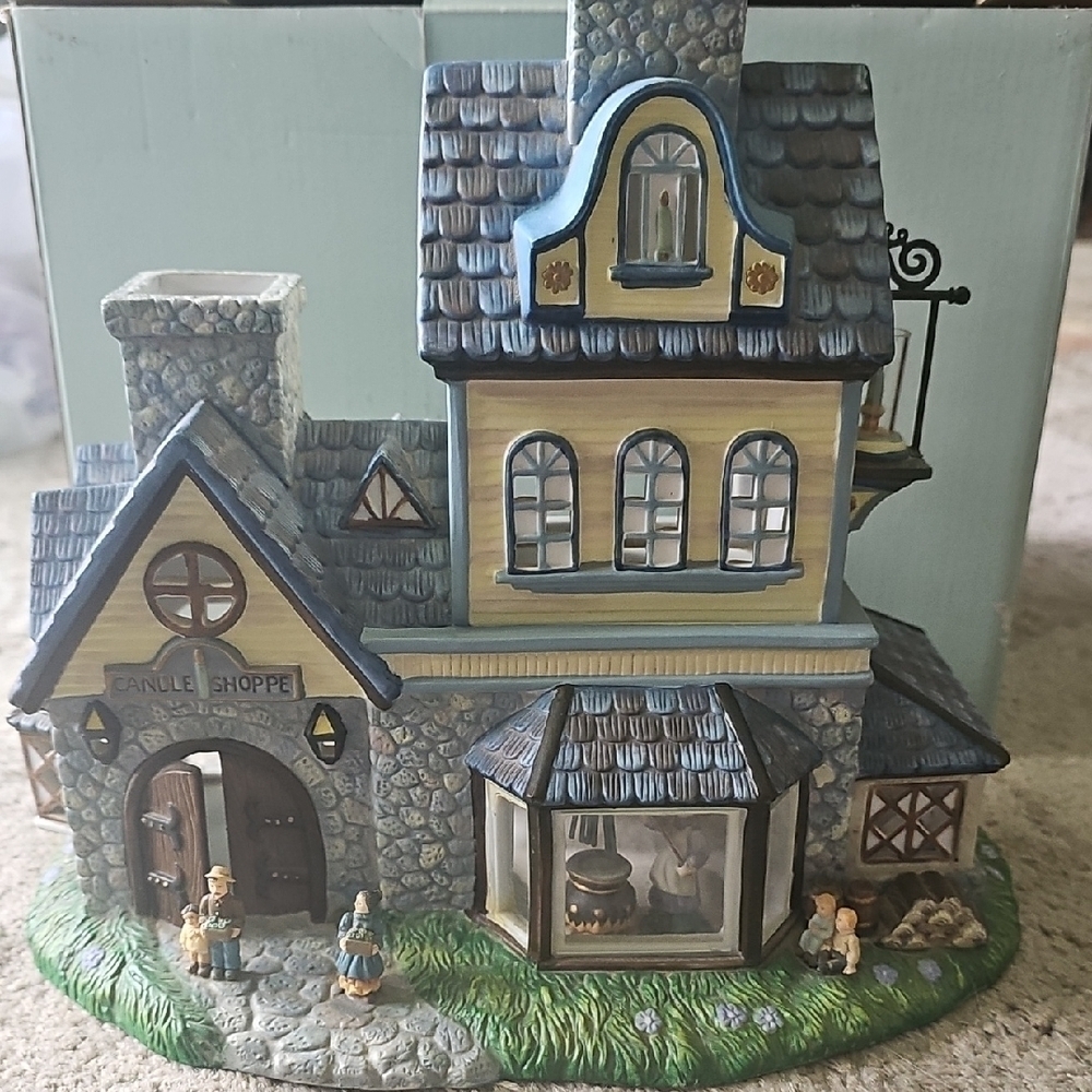 PARTYLITE #P7315 / "CANDLE SHOPPE" OLDE WORLD VILLAGE TEALIGHT HOUSE NIB
